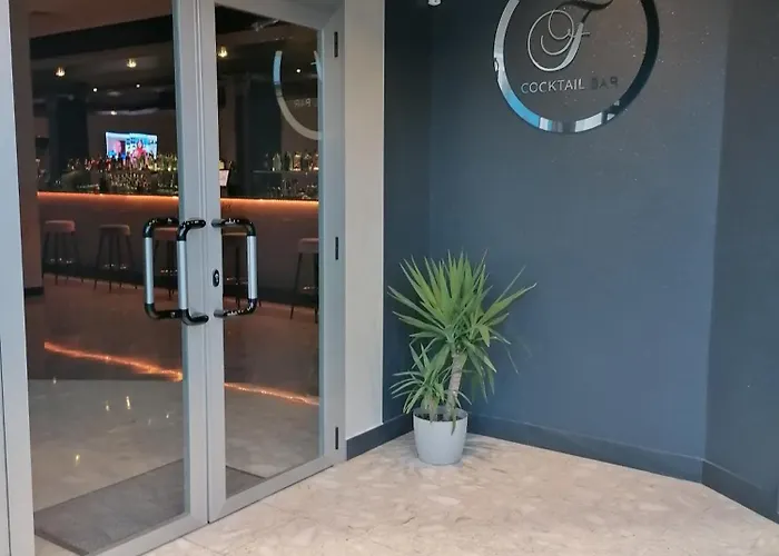 A&e * Манисес